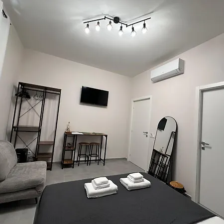 Casa Di Priam 3* 斯培西亚